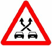 Señal P-35: cruce de trayectorias por cambios de carril