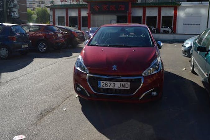 Alquiler barato de Peugeot 208 cerca de 28035 Madrid.