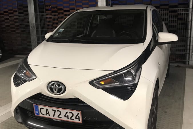 Billig billeje af Toyota AYGO med Bluetooth nær 2450 København.
