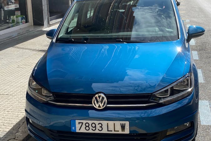 Alquiler barato de Volkswagen Touran con equipamiento Navegación GPS cerca de 07010 Palma.