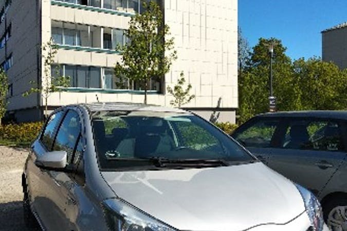 Billig billeje af Toyota Yaris med GPS navigation nær 2200 København.