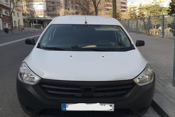 Alquiler barato de Dacia Dokker cerca de  Barcelona.