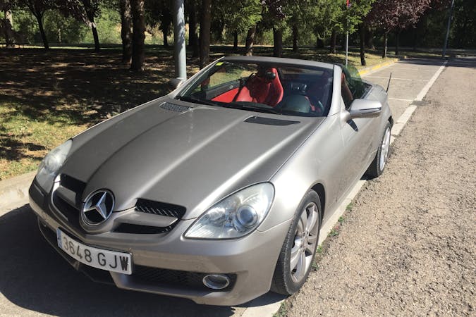 Alquiler barato de Mercedes SLK con equipamiento Bluetooth cerca de 22600 Sabiñánigo.