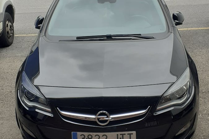 Alquiler barato de Opel Astra cerca de 48004 Bilbo.