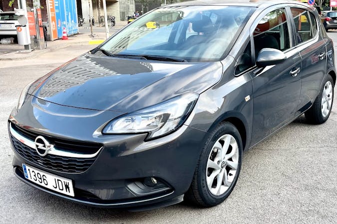 Alquiler barato de Opel Corsa cerca de 08005 Barcelona.