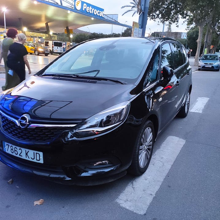 Alquila un Opel Zafira de JUAN LUIS en Barcelona por 60 €/día Amovens