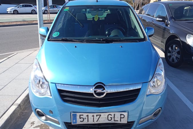 Alquiler barato de Opel Agila cerca de 41927 Mairena del Aljarafe.