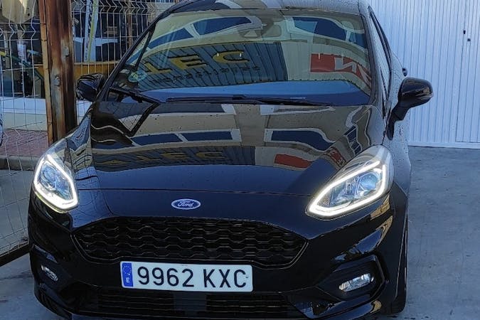 Alquiler barato de Ford Fiesta con equipamiento Navegación GPS cerca de  Alacant.