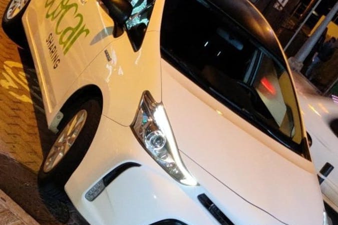 Alquiler barato de Toyota Prius cerca de 35010 Las Palmas de Gran Canaria.