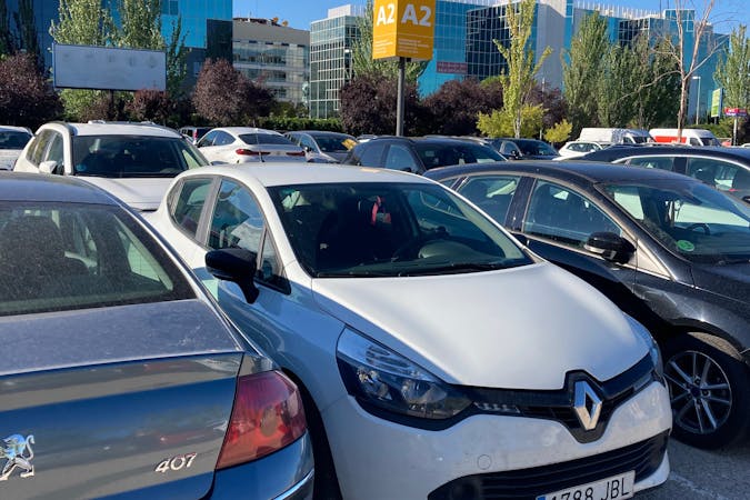 Alquiler barato de Renault Clio cerca de 28224 Pozuelo de Alarcón.