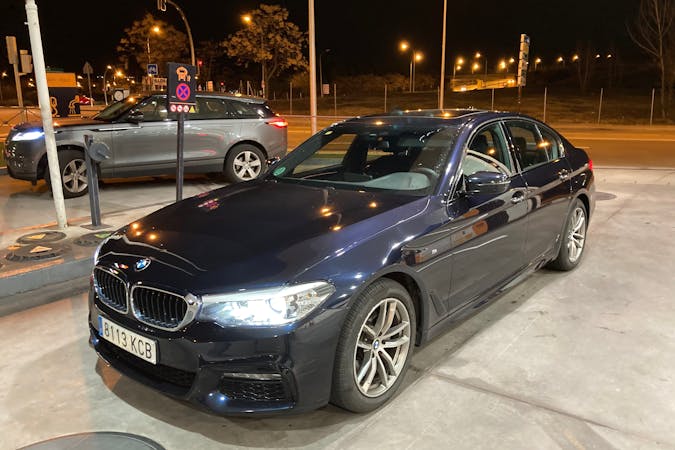 Alquiler barato de BMW 5 Series con equipamiento Navegación GPS cerca de 28028 Madrid.