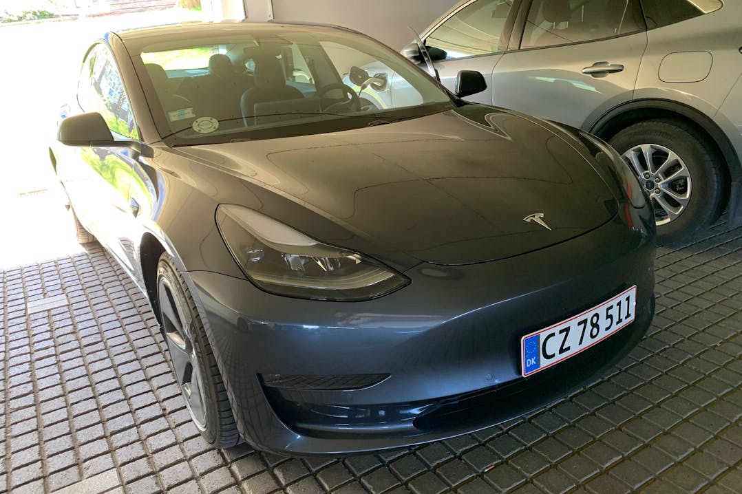 Væk Parcel helvede Lej en Tesla Model 3 Long Range fra Casper Geertz i Frederiksberg for 640 kr/dag med GoMore Væk Parcel helvede Lej en Tesla Model 3 Long Range fra Casper Geertz i Frederiksberg for 640 kr/dag med GoMore